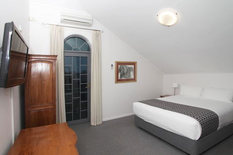 Quality Inn & Suites The Menzies - Tourism Bookings 28