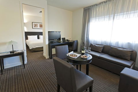 Causeway 353 Hotel - Accommodation Europe 10