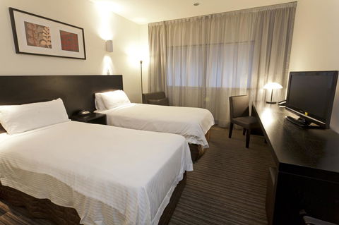 Causeway 353 Hotel - Accommodation Europe 6