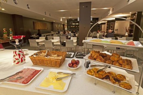 Causeway 353 Hotel - Accommodation Europe 16