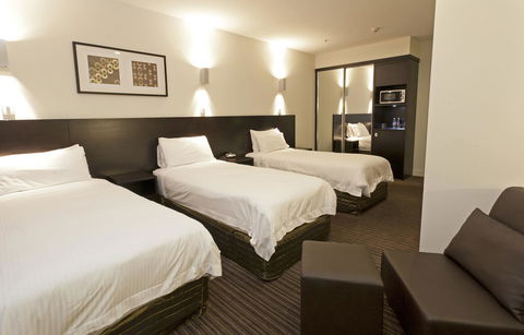 Causeway 353 Hotel - Accommodation Europe 21