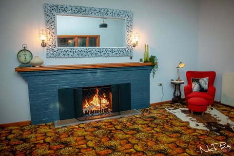 Amara Springs Guest House - Tourism Bookings 9
