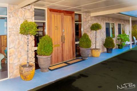 Amara Springs Guest House - Tourism Bookings 8