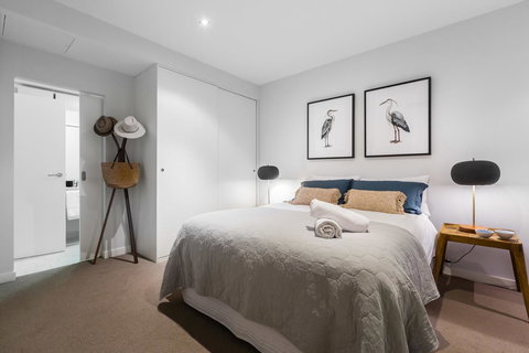 Auguste, Melbourne CBD Private Accommodation With Parking - Events Australia 4