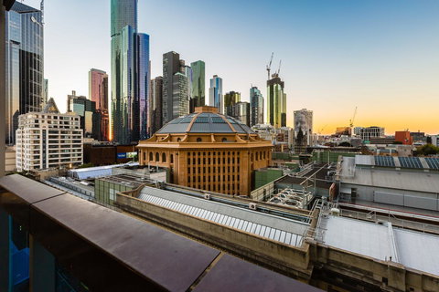 Auguste, Melbourne CBD Private Accommodation With Parking - Events Australia 5