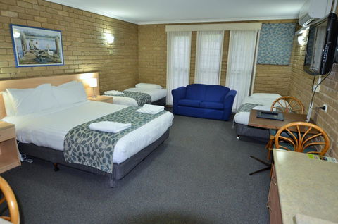 Tropicana Motor Inn - Tourism Bookings 9