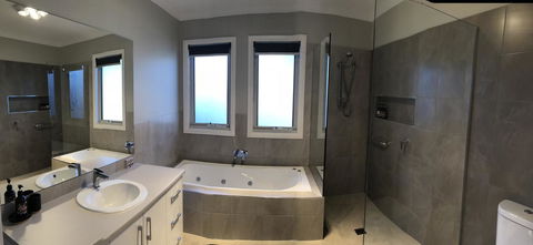 Luxury Abalina Cottages - Events Australia 14