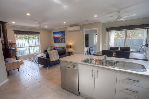 Luxury Abalina Cottages - Events Australia 7