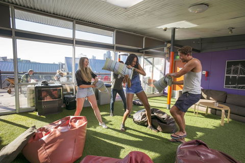 Melbourne Metro YHA - Tourism Bookings 11