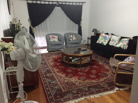 Doncaster Westfield Home Stay - Events Australia 28