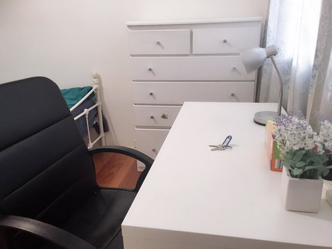 Doncaster Westfield Home Stay - Events Australia 36