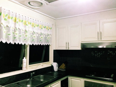 Doncaster Westfield Home Stay - Events Australia 10