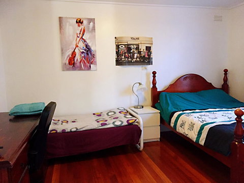 Doncaster Westfield Home Stay - Events Australia 29