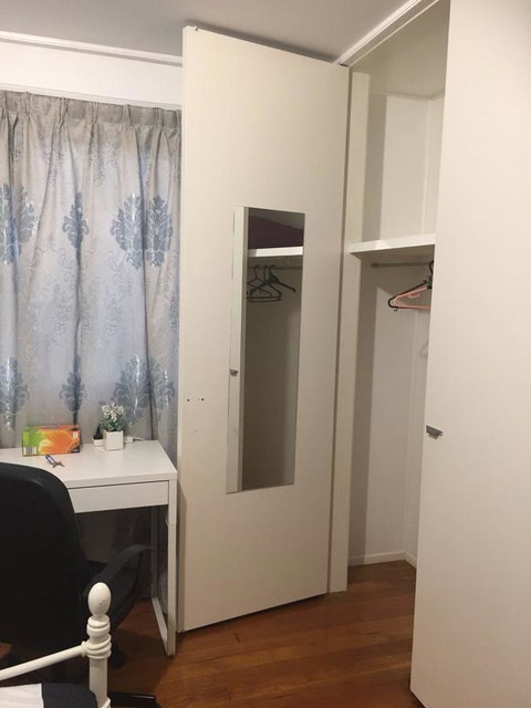 Doncaster Westfield Home Stay - Events Australia 4