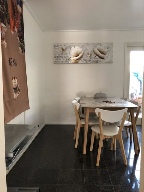 Doncaster Westfield Home Stay - Events Australia 12