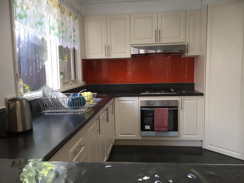 Doncaster Westfield Home Stay - Events Australia 38