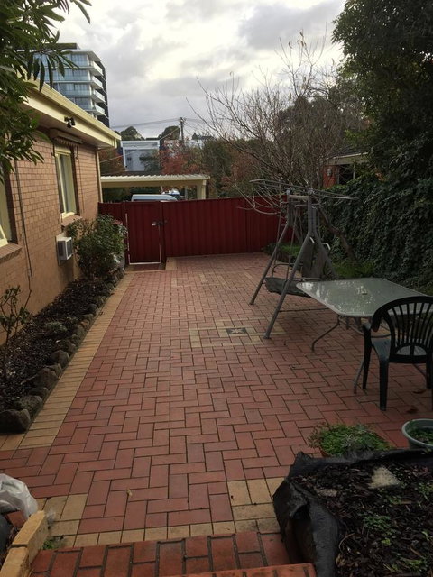 Doncaster Westfield Home Stay - Events Australia 24
