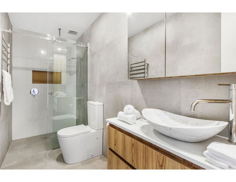 Boutique Apartment In Quiet, Sought-after Suburb - Tourism Bookings 14