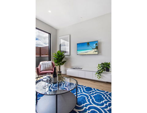 Boutique Apartment In Quiet, Sought-after Suburb - Tourism Bookings 11