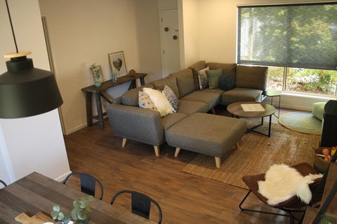 4 Autumn Grove - Accommodation Europe 4