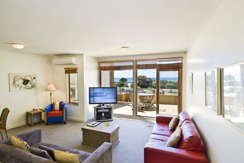 Lornebeach Apartments - Events Australia 16