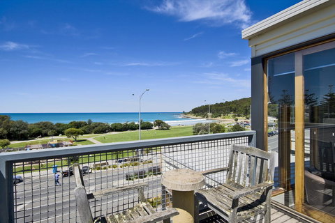 Lornebeach Apartments - Events Australia 11