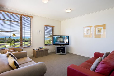 Lornebeach Apartments - Events Australia 15
