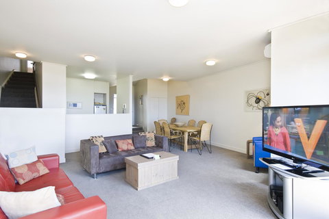 Lornebeach Apartments - Events Australia 5