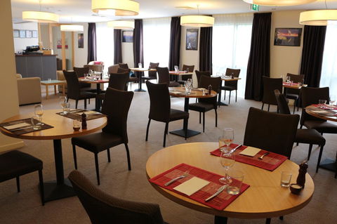 Bairnsdale International - Accommodation Europe 17
