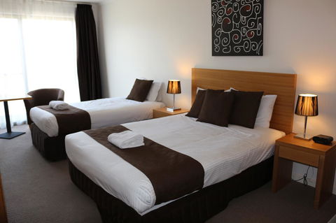 Bairnsdale International - Accommodation Europe 28