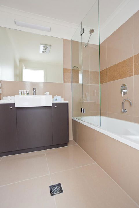 Bairnsdale International - Accommodation Europe 4