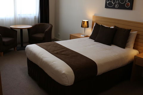 Bairnsdale International - Accommodation Europe 23