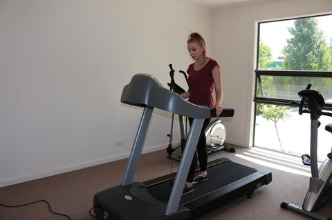 Bairnsdale International - Accommodation Europe 6