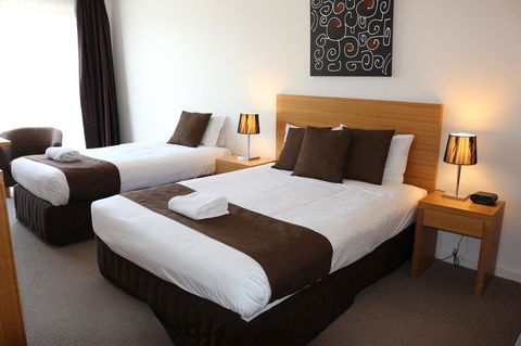 Bairnsdale International - Accommodation Europe 12