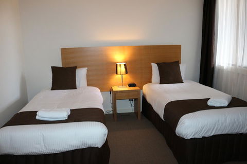 Bairnsdale International - Accommodation Europe 26