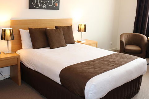 Bairnsdale International - Accommodation Europe 32