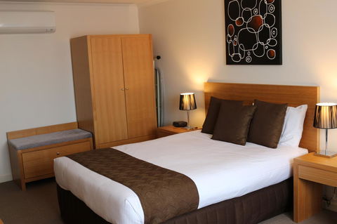 Bairnsdale International - Accommodation Europe 14