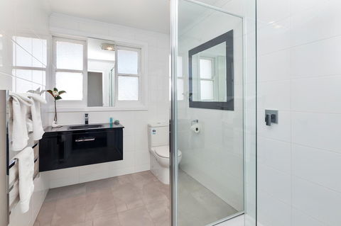 Lake Wendouree Luxury Apartments - Events Australia 13