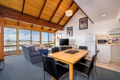 FOUNTAINS 3, Mount Hotham - Accommodation Europe 2