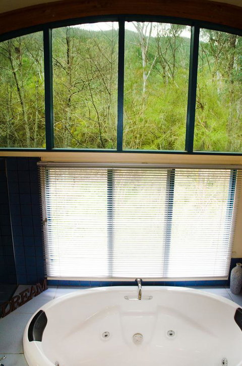 Ashwood Cottages - Accommodation Europe 25