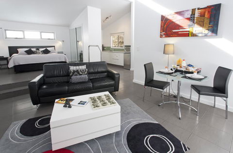 Anchors Port Campbell - Events Australia 6