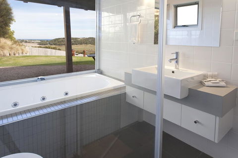 Anchors Port Campbell - Events Australia 5