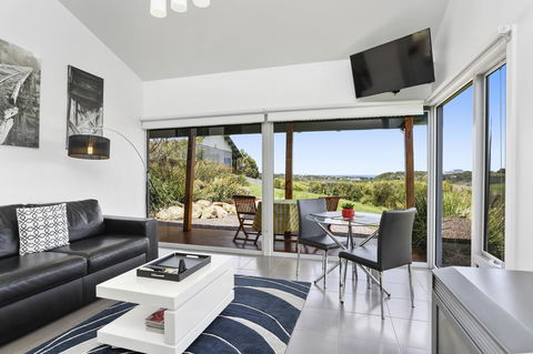 Anchors Port Campbell - Events Australia 23