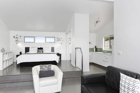 Anchors Port Campbell - Events Australia 26