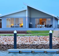 The Carnarvon Luxury Canal Home - Events Australia