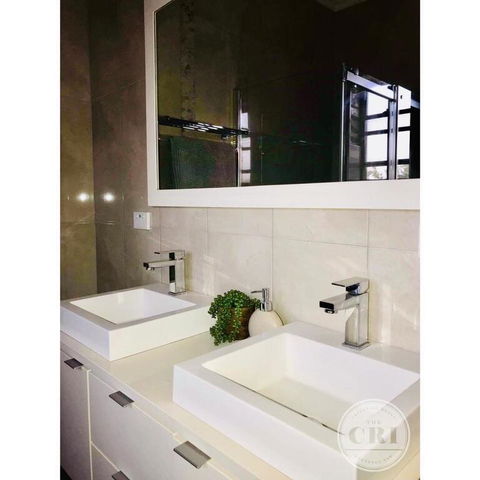 The Cri On Main - Tourism Bookings 2