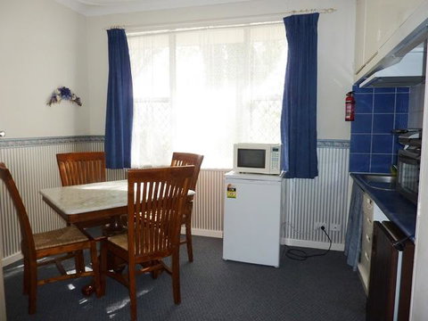 The Doo Drop Inn - Events Australia 1