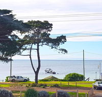 The Esplanade Holiday Home - Events Australia