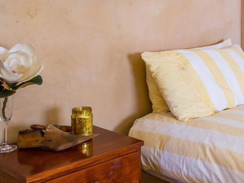 The Farmhouse - Grape Vines And Rolling Green Hills - Tourism Bookings 3