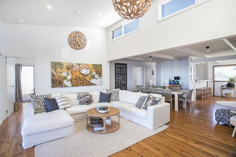 The G-Shack Rennies Beach, Ulladulla - Events Australia 0